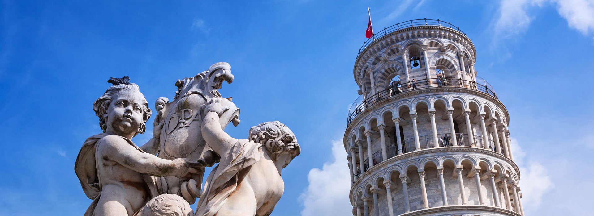 Dettaglio della Torre di Pisa e della Fontana dei Putti