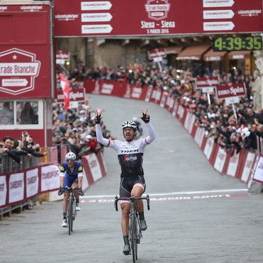 Arrivo della Strade Bianche in piazza del Campo, il vincitore è Fabian Cancellara